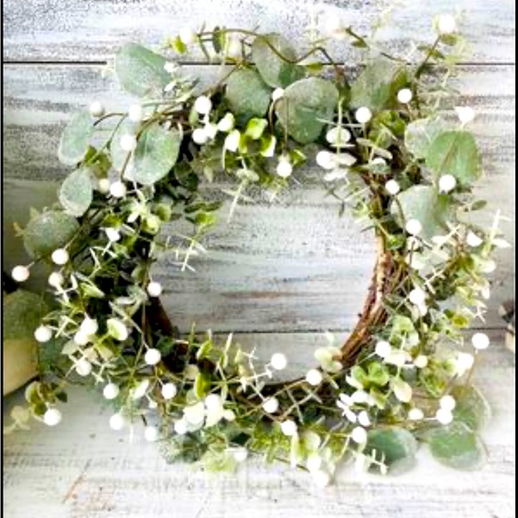 *Glitter Frosted Eucalyptus Wreath - Picture 1 of 10